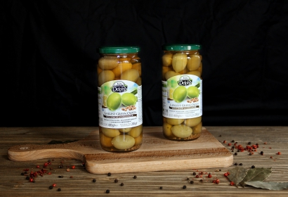 Оливки гигантские с косточкой в рассоле с лимоном и кориандром