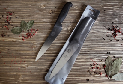 Нож для разделки мяса VICTORINOX 15 см
